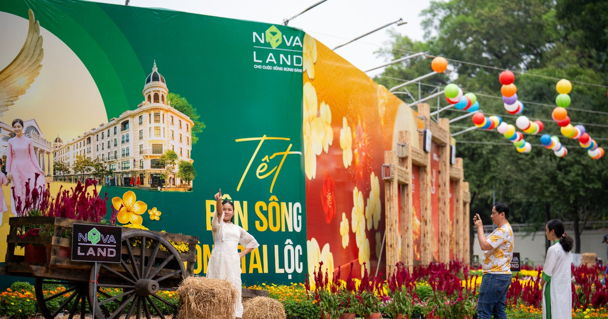Khu "đất vàng" 12 Lê Duẩn rực rỡ sắc xuân dịp Tết Bính Ngọ