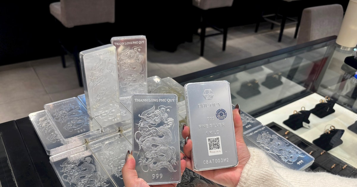 Giá bạc ngày 16/3: Giá bạc giảm về sát mốc 83 triệu đồng/kg