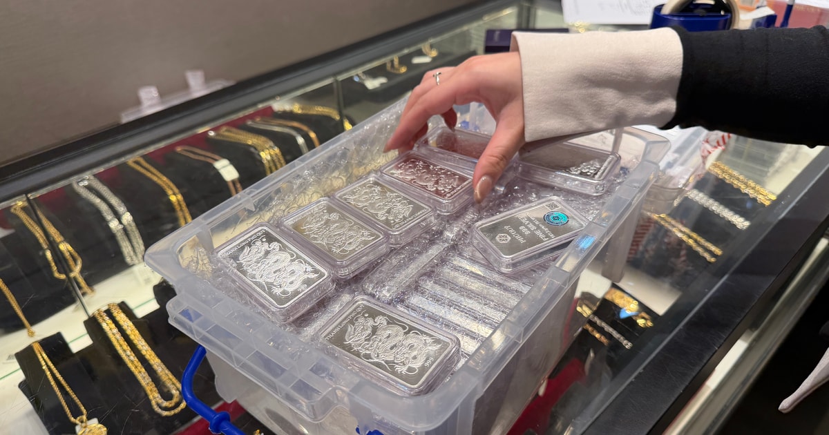 Giá bạc ngày 19/3: Giá bạc giao dịch dưới 79 triệu đồng/kg