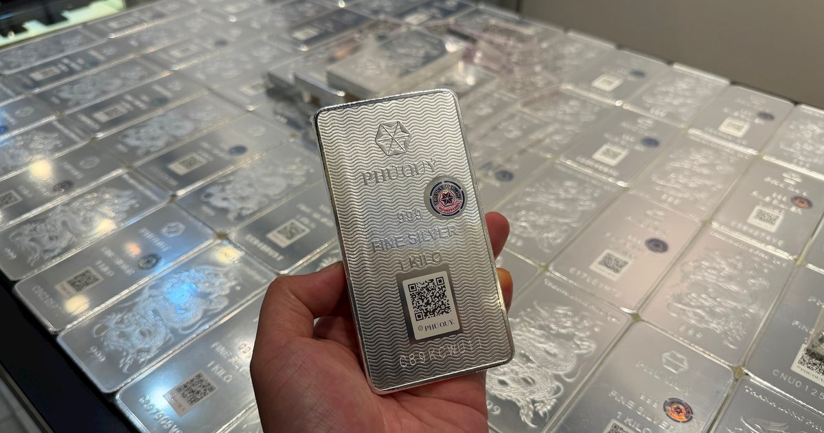 Giá bạc ngày 23/3: Bạc giao dịch quanh mốc 70 triệu đồng/kg