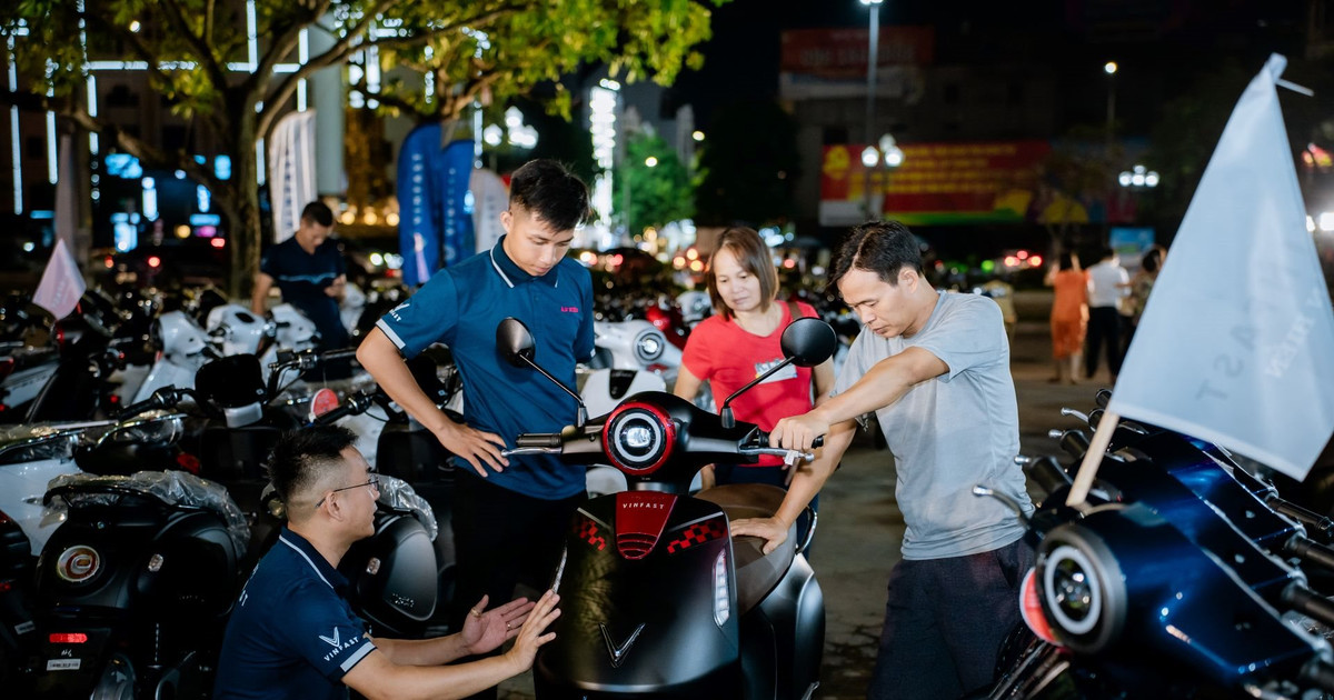 Người dùng yên tâm chạy xe máy điện “tẹt ga” nhờ hạ tầng và hậu mãi 5 sao của VinFast