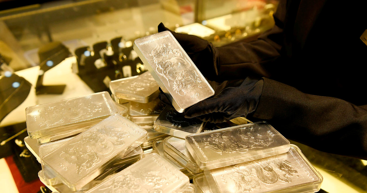 Sáng ngày 28/7: Giá bạc giảm hơn 2 triệu đồng, giao dịch trên 58 triệu đồng/kg