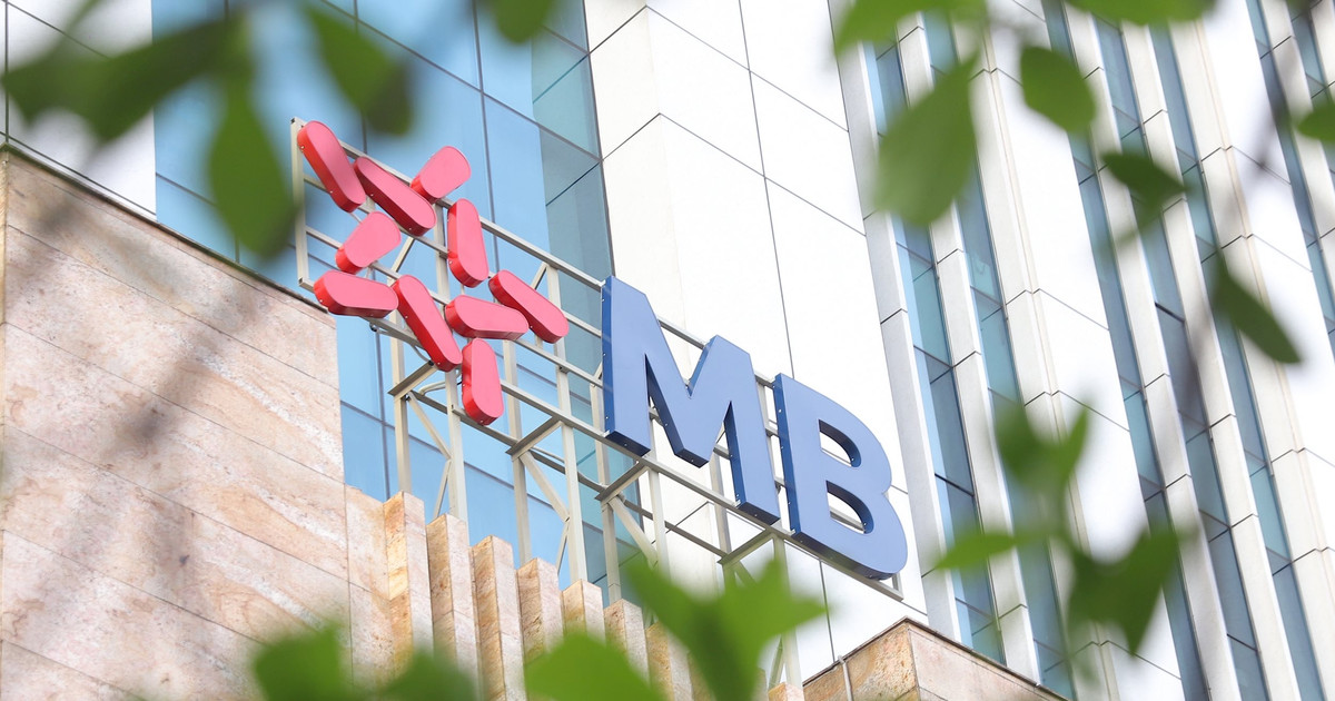 MB sắp nâng vốn điều lệ vượt 100.000 tỷ đồng, cổ phiếu MBB tăng chạm trần