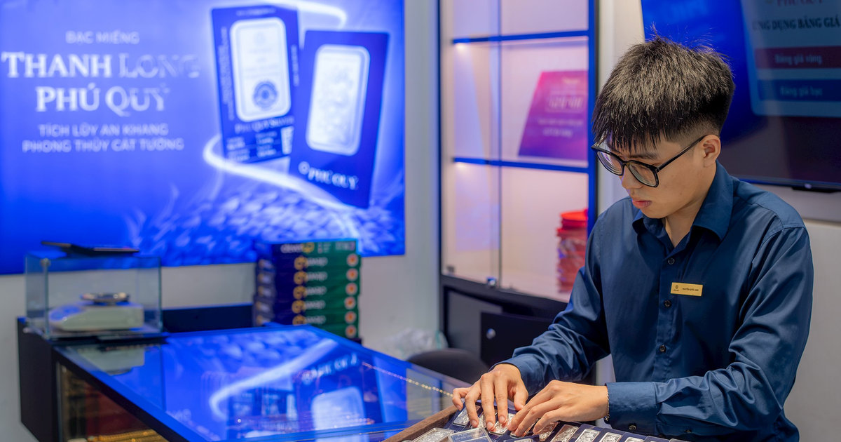 Sáng ngày 5/8: Giá bạc Phú Quý, DOJI, Sacombank tăng 1 triệu đồng/kg