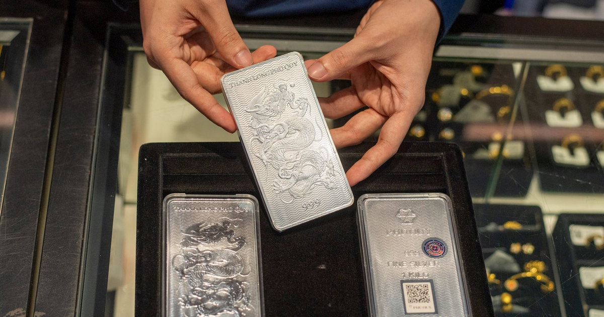 Sáng ngày 4/9: Giá bạc Phú Quý, DOJI, Sacombank tiếp đà phục hồi