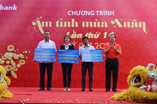 Sacombank lan tỏa yêu thương với chương trình ấm tình mùa xuân lần thứ 16