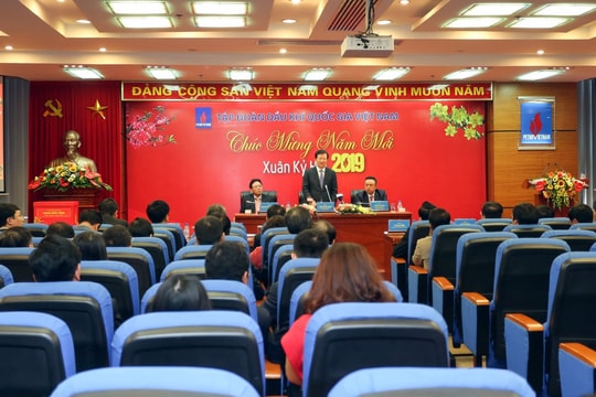 Phó Thủ tướng Trịnh Đình Dũng thăm, làm việc với Tập đoàn Dầu khí