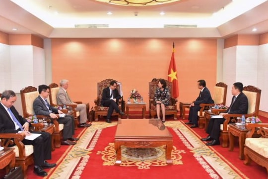 Khuyến khích ADB hỗ trợ tài chính và tri thức để thúc đẩy khu vực tư nhân phát triển