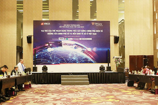 Vai trò của thẻ ngân hàng trong việc xây dựng chính phủ điện tử hướng tới chính phủ số và chính phủ điện tử ở Việt Nam