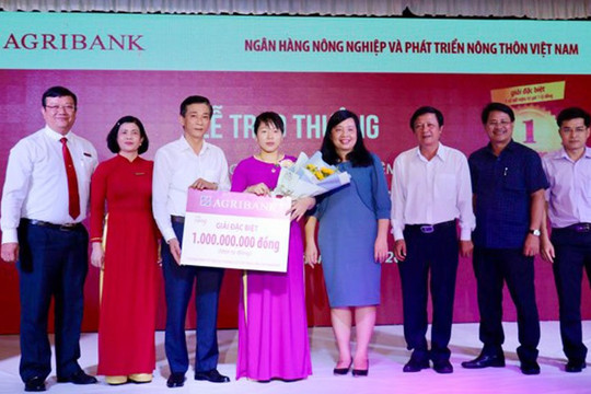 Agribank trao giải Đặc biệt thứ Nhất chương trình “Gửi tiền trúng lớn cùng Agribank”