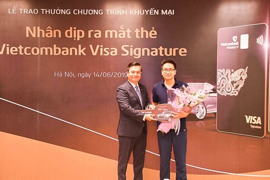 Vietcombank trao thưởng xe Audi Q5 cho khách hàng
