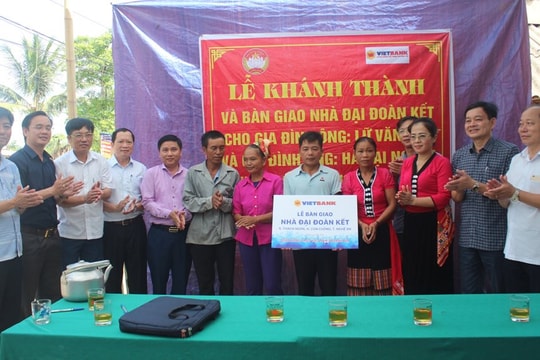 Vietbank trao tặng 2 căn nhà tình nghĩa tại Nghệ An