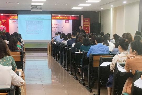 Khóa đào tạo Phòng chống rửa tiền và tài trợ khủng bố