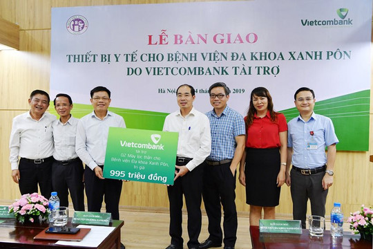 Vietcombank tài trợ 2 máy lọc thận trị giá 995 triệu đồng cho Bệnh viện Đa khoa Xanh Pôn - Hà Nội