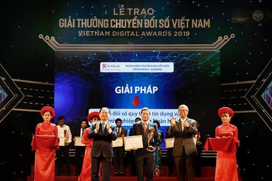 SeABank vinh dự nhận giải thưởng chuyển đổi số Việt Nam