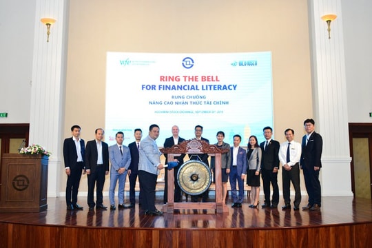 Sở Giao dịch Chứng khoán TP. Hồ Chí Minh tổ chức “Rung chuông nâng cao nhận thức tài chính”