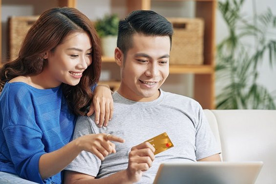 Miễn phí bảo hiểm mua sắm trực tuyến và bảo vệ thông tin cá nhân dành cho chủ thẻ Sacombank Mastercard