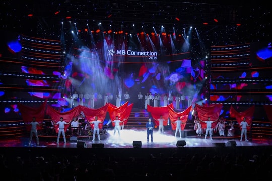 Đêm nhạc tri ân khách hàng của MB: “Khi ta 25 - Live Concert” - chạm đến trái tim khán giả