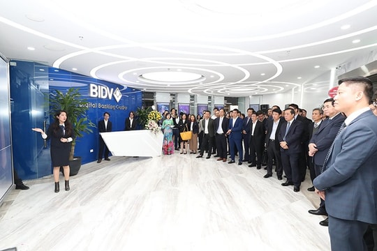 Khai trương Trung tâm Ngân hàng số BIDV và tọa đàm “Chuyển đổi số trong ngành Ngân hàng – Thách thức và giải pháp”