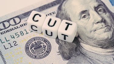 FED cắt giảm lãi suất xuống gần bằng 0