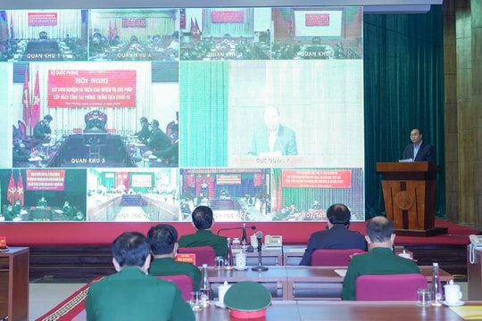 Thủ tướng: Hình ảnh Bộ đội Cụ Hồ, vì nhân dân quên mình, thể hiện vai trò quân đội trong lúc dịch bệnh, tạo niềm tin cho nhân dân