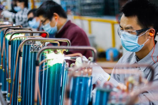 Kinh tế Việt Nam vẫn đứng vững trước dịch Covid-19