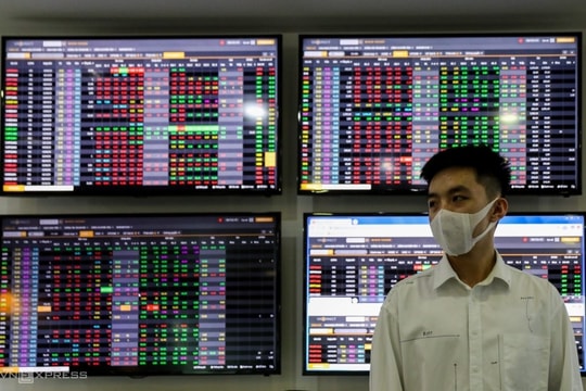 Nhà đầu tư 'hưng phấn', VN-Index tăng 5 phiên liên tiếp