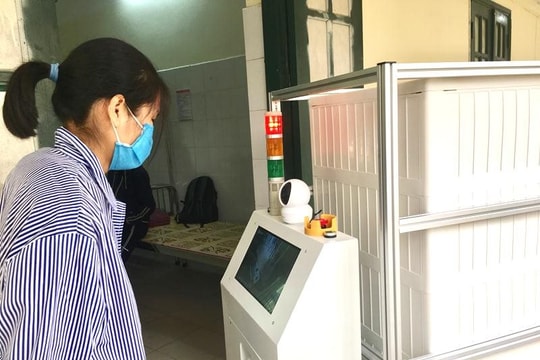 Kỹ sư Việt Nam chế tạo robot vận chuyển trong các khu vực cách ly 