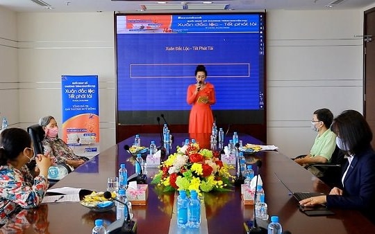 Khách hàng trúng thẻ tiết kiệm 2,5 tỷ đồng tại Sacombank
