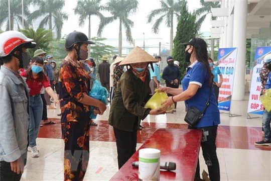 Hỗ trợ người dân gặp khó khăn do dịch COVID-19 phải kịp thời, chính xác