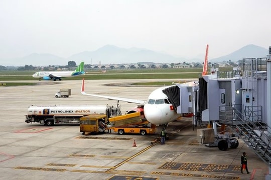 Giá vé máy bay dịp 30/4 tăng nhẹ