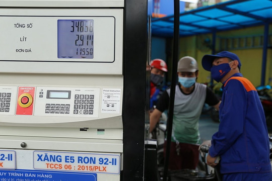 Giá xăng, dầu tiếp tục giảm