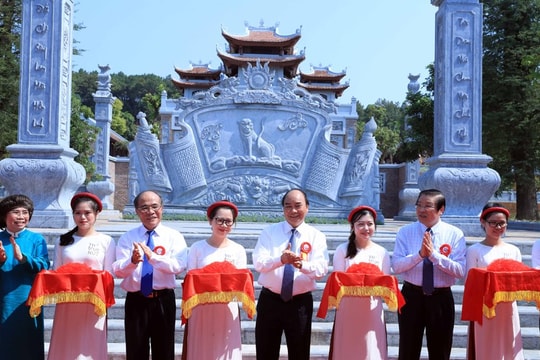 Thủ tướng dự lễ khánh thành Đền Chung Sơn, Nam Đàn, Nghệ An