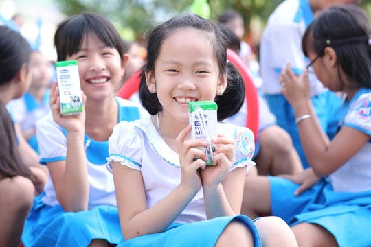 Vinamilk dành tặng món quà đặc biệt cho trẻ em Quảng Nam nhân ngày 1/6