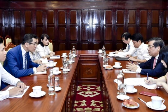 Phó Thống đốc NHNN Nguyễn Kim Anh tiếp Tổng giám đốc UOB Việt Nam