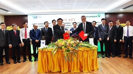 Hợp tác phát hành thẻ Đồng thương hiệu và cung cấp giải pháp thanh toán học phí điện tử giữa Vietcombank và Đại học Quốc gia TP. Hồ Chí Minh