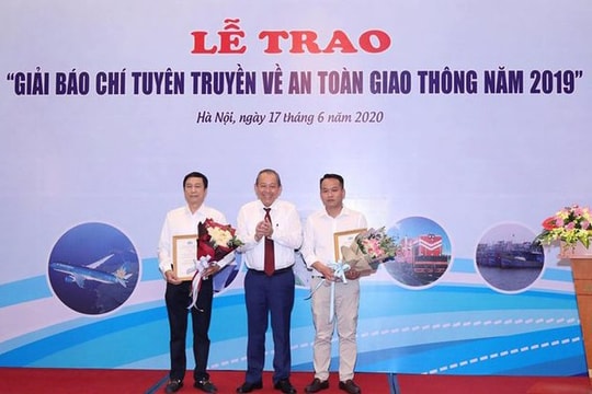 Trao giải báo chí về an toàn giao thông