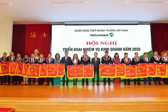 Vietcombank Cần Thơ phát huy truyền thống đơn vị Anh hùng lao động