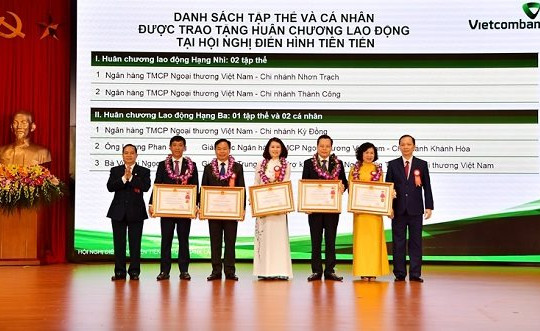 Hội nghị Điển hình tiên tiến Ngân hàng TMCP Ngoại thương Việt Nam lần thứ V