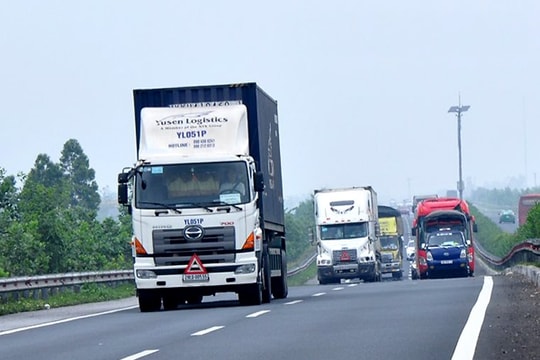 Dự kiến giảm 10-30% phí sử dụng đường bộ cho ô tô kinh doanh vận tải