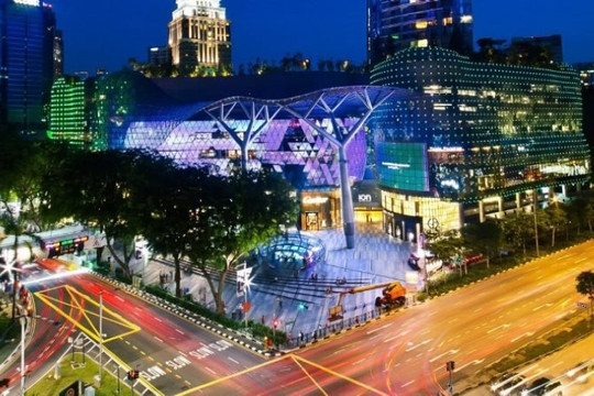 Thiên đường mua sắm sầm uất nhất Singapore điêu đứng vì COVID-19