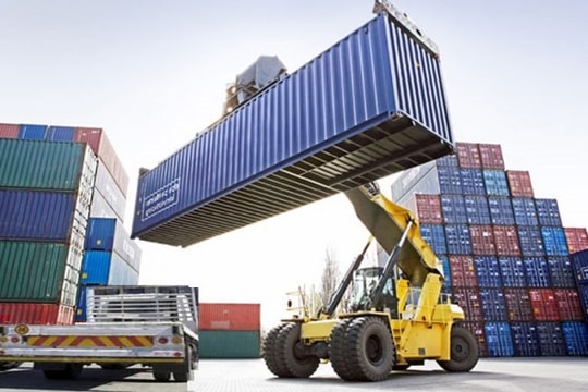 Việt Nam xuất siêu 11,9 tỷ USD