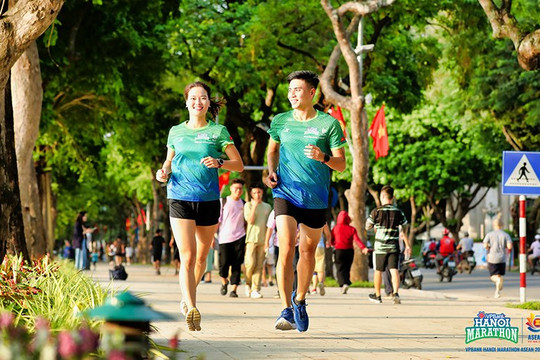 "Đón bình minh - Chào bình thường mới" cùng VPBank Hanoi Marathon ASEAN 2020