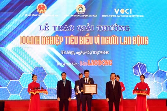 Vietcombank  được tặng Bằng khen “Doanh nghiệp tiêu biểu vì người lao động”