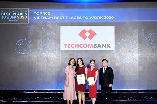 Techcombank được vinh danh Top 2 “Nơi làm việc tốt nhất ngành tài chính - ngân hàng”
