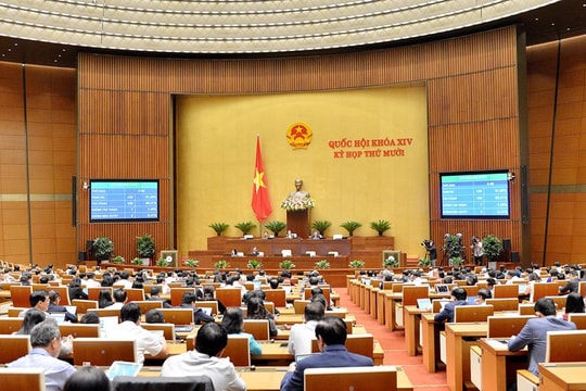 Quốc hội thông qua mục tiêu tăng trưởng GDP 6% năm 2021