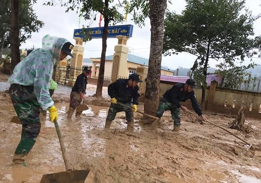 Tập trung hỗ trợ người dân sửa chữa nhà cửa, trường học, khôi phục sản xuất