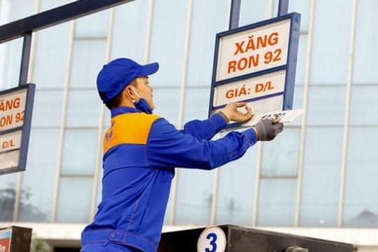 Giá xăng, dầu tăng lên cao nhất trong 8 tháng qua