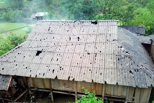 Hỗ trợ các tỉnh miền núi phía Bắc khắc phục hậu quả dông lốc, sạt lở đất