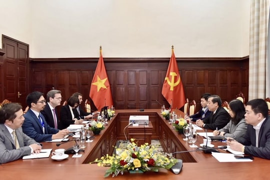 Phó Thống đốc Nguyễn Kim Anh làm việc với Giám đốc Quốc gia ADB tại Việt Nam